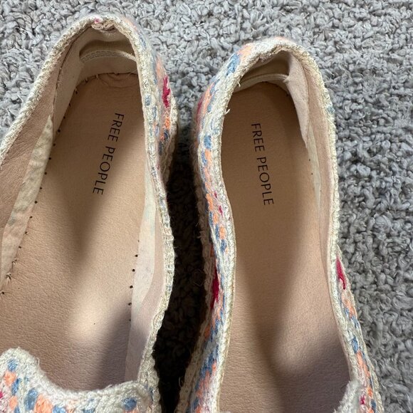 Free People NWOB Gran Via Espadrilles Women 39 Crochet Multicolor Slip On - Picture 6 of 7